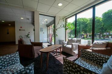 هتل Ibis Maisons Laffitte