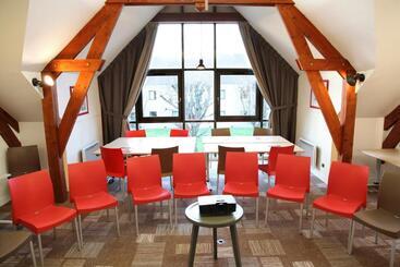 هتل Ibis Maisons Laffitte