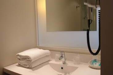 هتل Ibis Styles Chinon