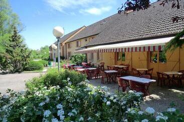 هتل Inn Design Resto Novo Bourges