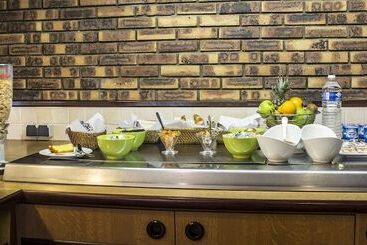 هتل Inn Design Resto Novo Bourges