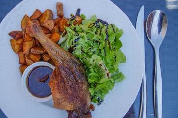 هتل Inn Design Resto Novo Bourges