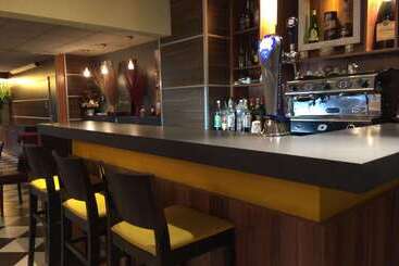 هتل Kyriad Argenteuil