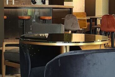 Kyriad Hotel Laval