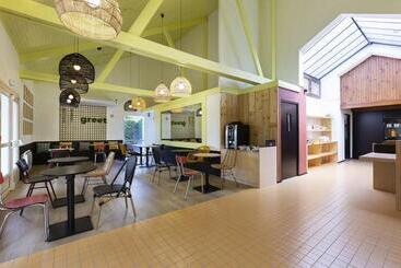 هتل Greet Hôtel Villeneuve La Garenne   Rénové
