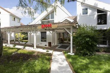 هتل Greet Hôtel Villeneuve La Garenne   Rénové
