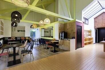 هتل Greet Hôtel Villeneuve La Garenne   Rénové