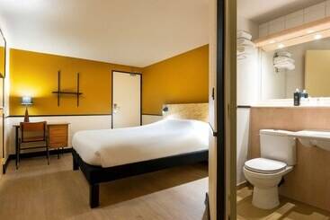هتل Greet Hôtel Villeneuve La Garenne   Rénové