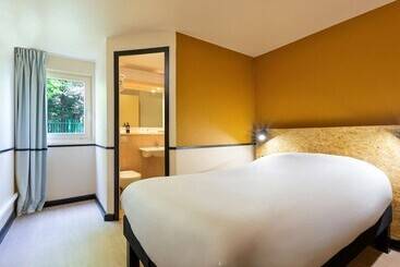 هتل Greet Hôtel Villeneuve La Garenne Rénové