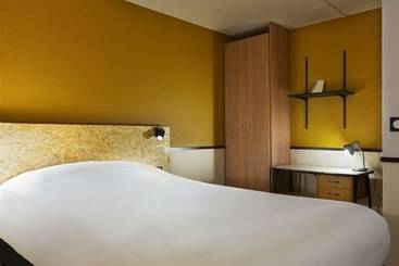 هتل Greet Hôtel Villeneuve La Garenne   Rénové