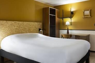هتل Greet Hôtel Villeneuve La Garenne   Rénové