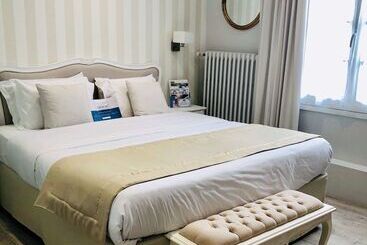 هتل Kyriad Saumur Hyper Centre Hôtel Appartements Et Spa Soins Sothys Paris