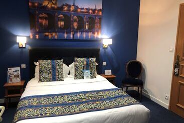 هتل Kyriad Saumur Hyper Centre Hôtel Appartements Et Spa Soins Sothys Paris