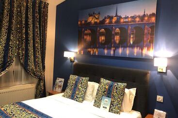 هتل Kyriad Saumur Hyper Centre Hôtel Appartements Et Spa Soins Sothys Paris