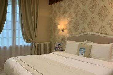 هتل Kyriad Saumur Hyper Centre Hôtel Appartements Et Spa Soins Sothys Paris