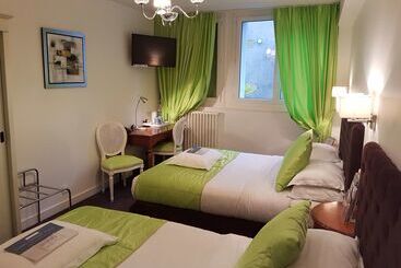 هتل Kyriad Saumur Hyper Centre Hôtel Appartements Et Spa Soins Sothys Paris