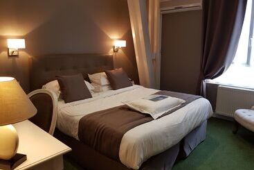 هتل Kyriad Saumur Hyper Centre Hôtel Appartements Et Spa Soins Sothys Paris