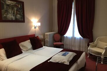 هتل Kyriad Saumur Hyper Centre Hôtel Appartements Et Spa Soins Sothys Paris