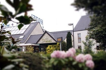 هتل Logis, Hôtel Au Chêne Vert, Saint Brieuc Nord