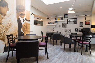 هتل Logis, Hôtel Au Chêne Vert, Saint Brieuc Nord