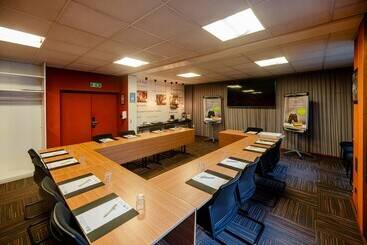 هتل Logis Hôtel Restaurant Des Acacias Lille Tourcoing