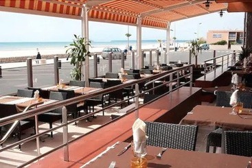 هتل Logis Hôtel & Restaurant Mediterranee