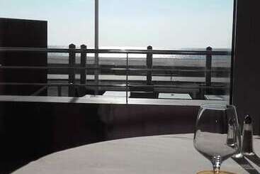هتل Logis Hôtel & Restaurant Mediterranee