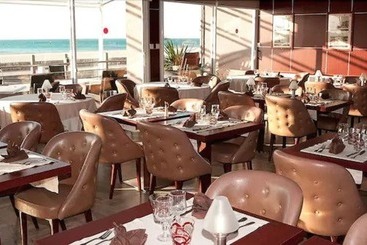 هتل Logis Hôtel & Restaurant Mediterranee