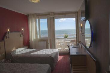 هتل Logis Hôtel & Restaurant Mediterranee