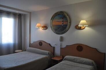 هتل Logis Hôtel & Restaurant Mediterranee