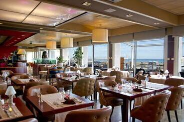 هتل Logis Hôtel & Restaurant Mediterranee