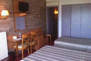 هتل Logis Hôtel & Restaurant Mediterranee