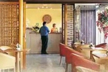 هتل Logis Hôtel & Restaurant Mediterranee