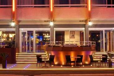 هتل Logis Hôtel & Restaurant Mediterranee