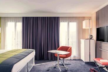 Отель Mercure Paris Ouest Saintgermain
