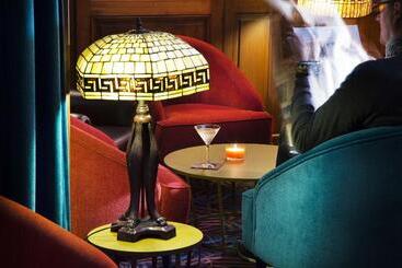 ホテル Hôtel & Spa Oceania L Univers Tours