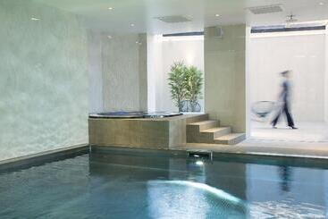 ホテル Hôtel & Spa Oceania L Univers Tours