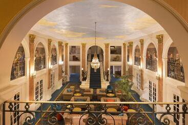 ホテル Hôtel & Spa Oceania L Univers Tours