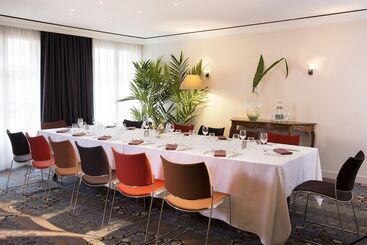 ホテル Hôtel & Spa Oceania L Univers Tours