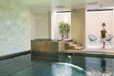 ホテル Hôtel & Spa Oceania L Univers Tours