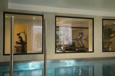 ホテル Hôtel & Spa Oceania L Univers Tours