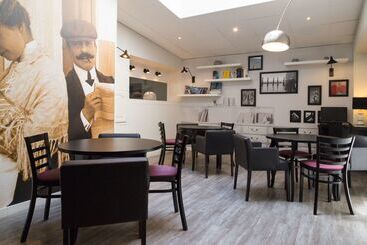 هتل Logis, Hôtel Au Chêne Vert, Saint Brieuc Nord