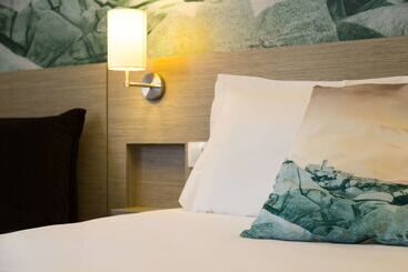 هتل Logis, Hôtel Au Chêne Vert, Saint Brieuc Nord