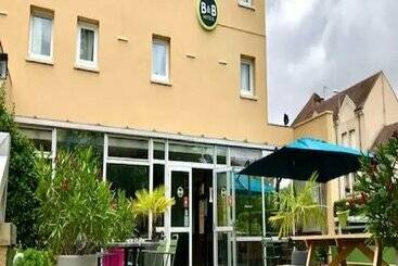 B&B HOTEL Chartres Centre Cathédrale