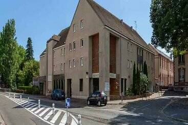 B&B HOTEL Chartres Centre Cathédrale