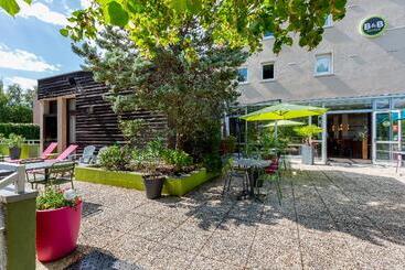 B&B HOTEL Chartres Centre Cathédrale