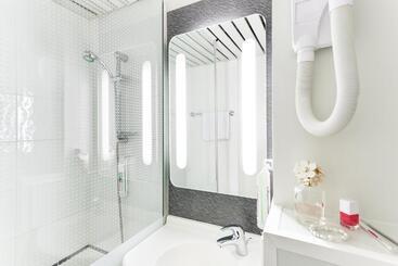 Ace Hôtel Travel Fabrègues   A9 Montpellier Sud - Fabregues