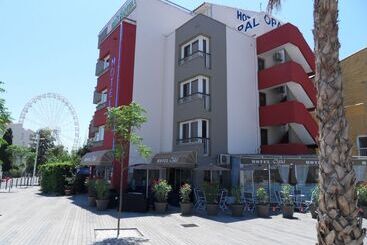 Brit Hotel Opal Centre Port