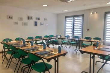 هتل Campanile Bourg En Bresse ~ Viriat