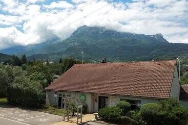 هتل Campanile Grenoble Sud Seyssins